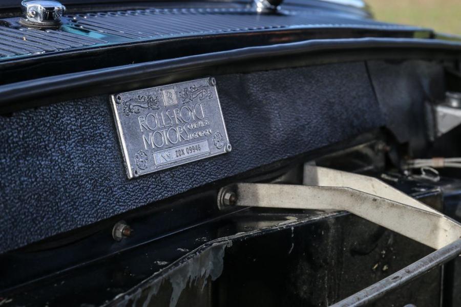  Rolls-Royce Corniche Cabriolet 1981 года  (фото 11 из 36)